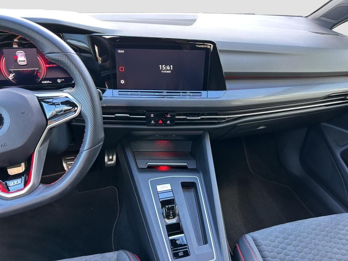 Volkswagen Golf GTI VIII Clubsport DCC Business+ LM19 Light-Assist