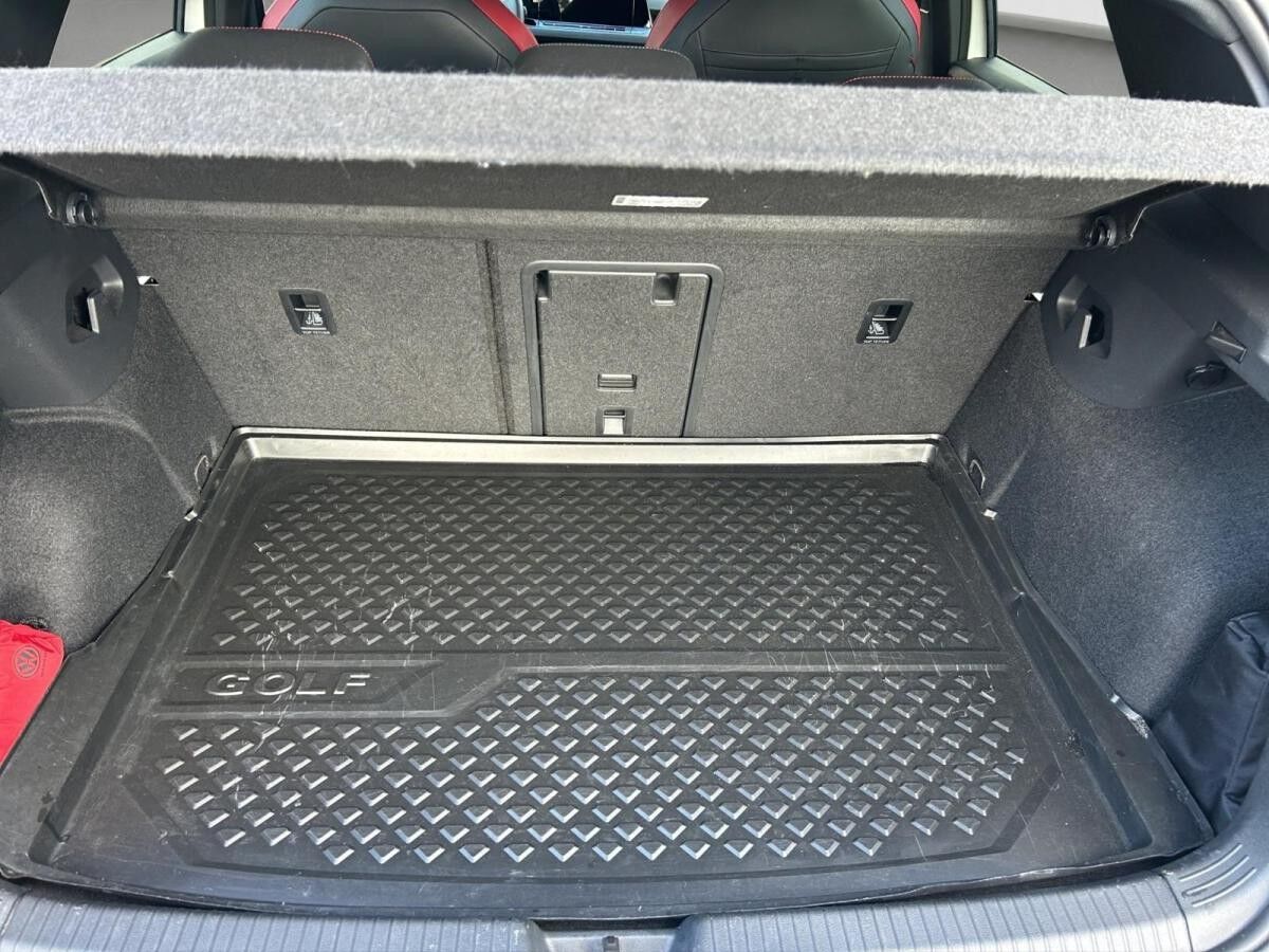 Volkswagen Golf GTI VIII Clubsport DCC Business+ LM19 Light-Assist