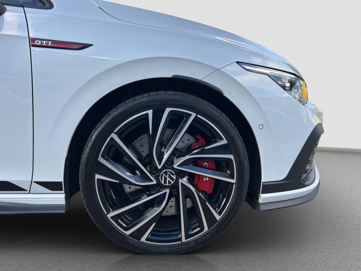 Volkswagen Golf GTI VIII Clubsport DCC Business+ LM19 Light-Assist