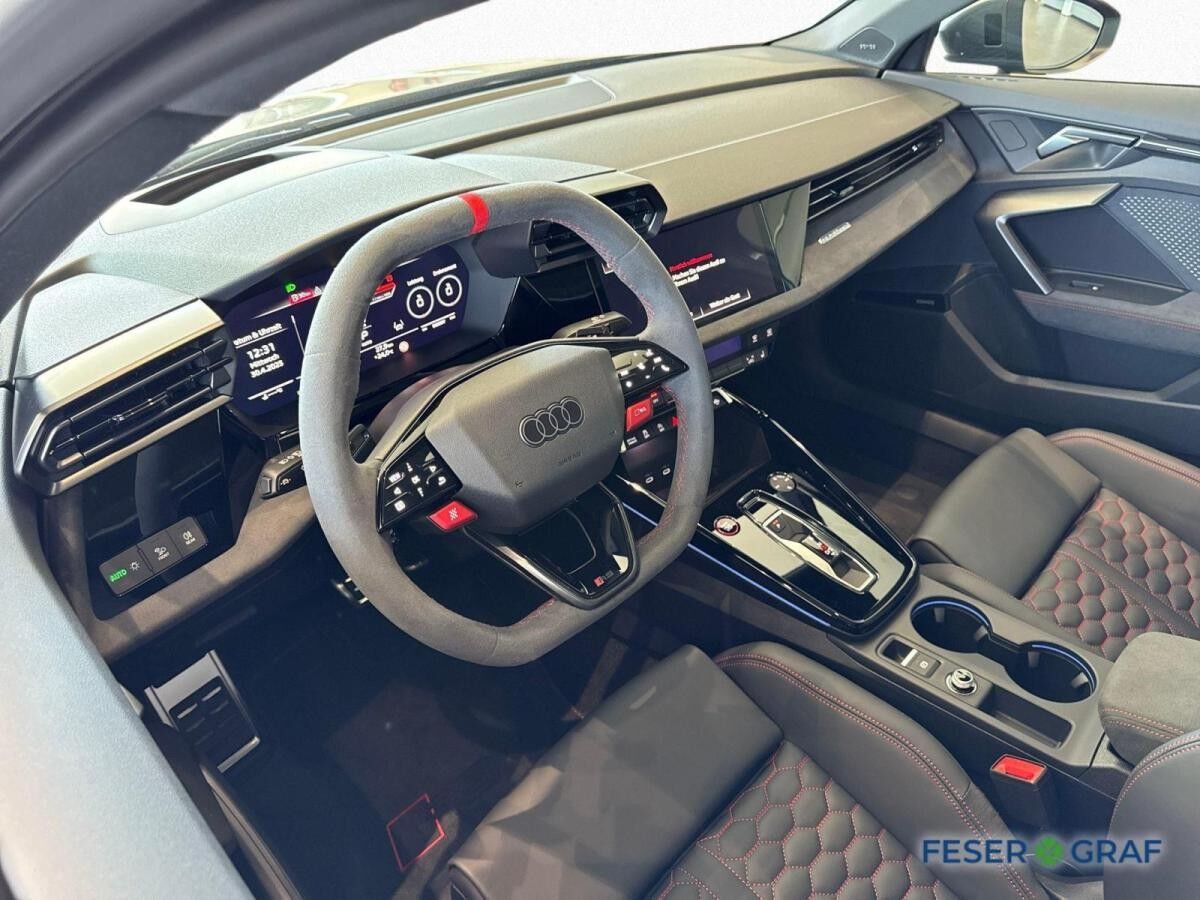 Audi RS3 Limousine S tronic *Pano*Matrix-LED*