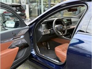 BMW i7 M70 xDrive //Automatiktüren B&W UPE Euro 217.640,- inkl.