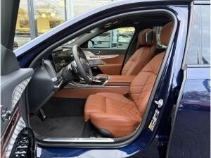 BMW i7 M70 xDrive //Automatiktüren B&W UPE Euro 217.640,- inkl.