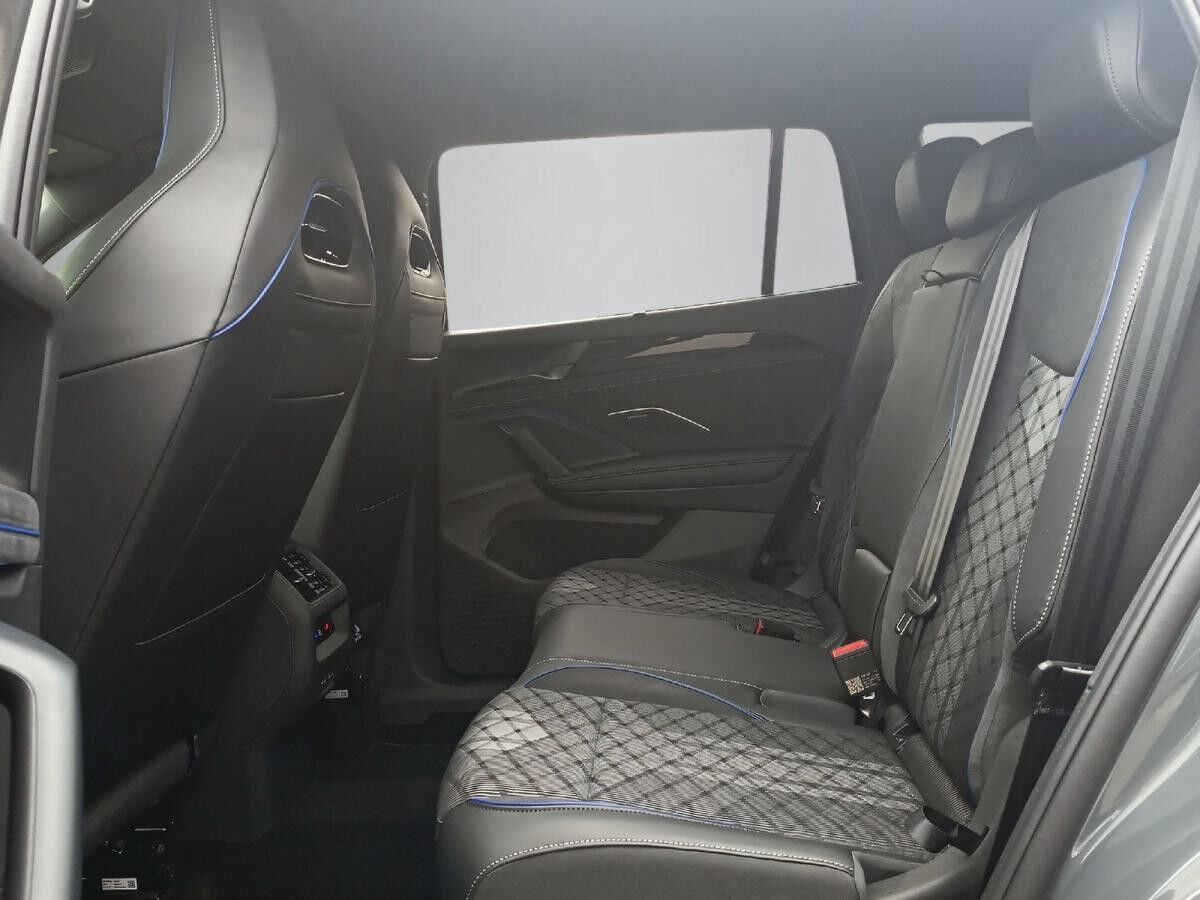 Volkswagen Tayron R-Line 2,0 l TDI (193 PS) 4MOTION AHK+NAVI+BLACK STYLE *SOFORT VERFÜGBAR*