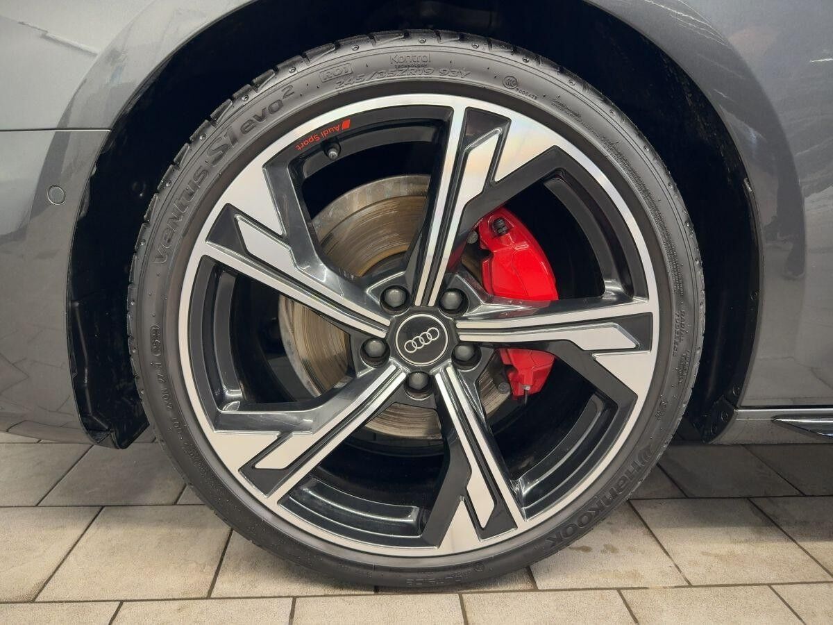 Audi A4 Avant 40 TFSI S line Pano Matrix LED Teilleder