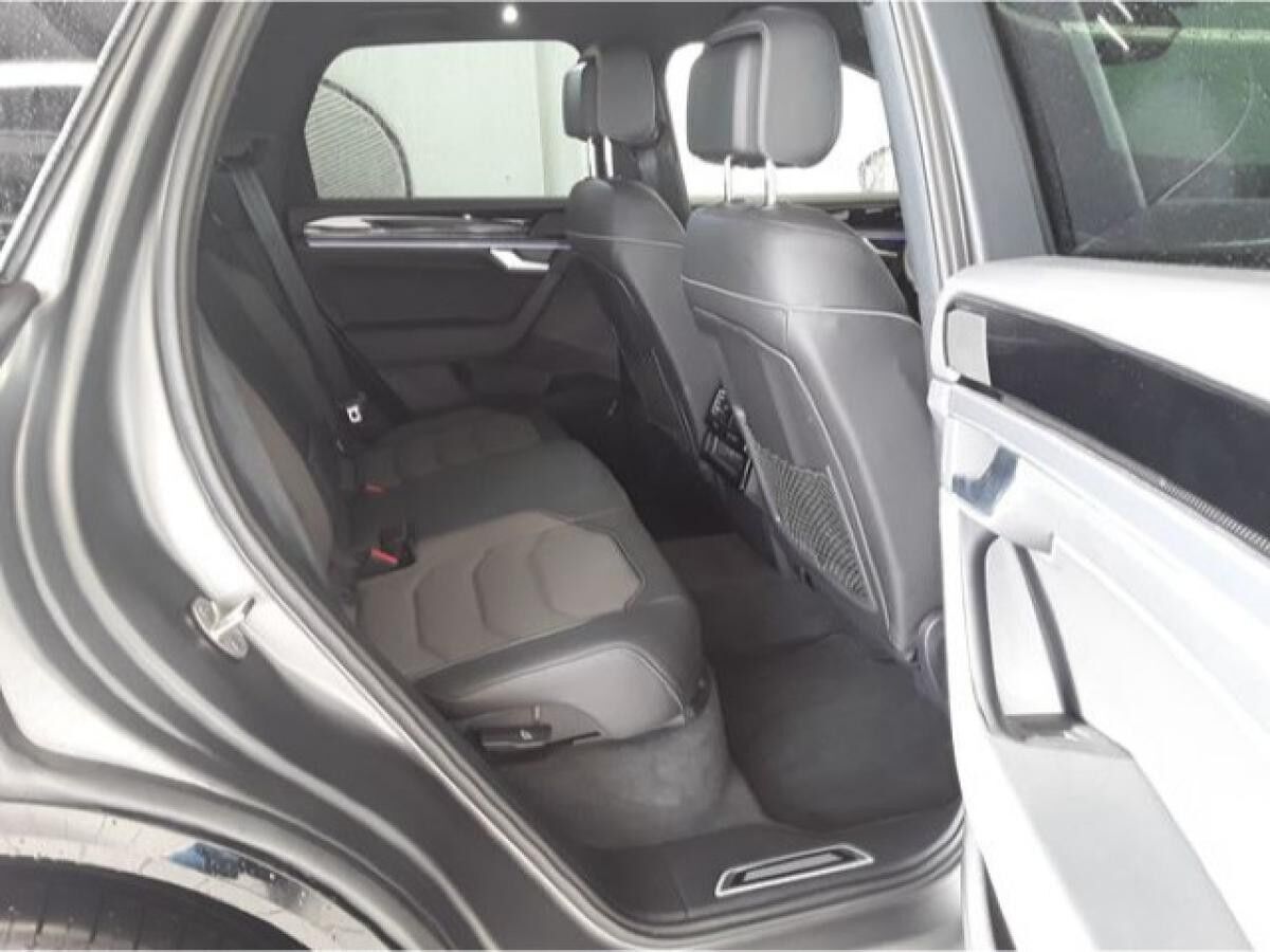 Volkswagen Touareg 3.0 V6 TDI 4M. R-Line Black Style 21" Leeds Leder Varenna IQ.LIGHT - HD-Matrix-Scheinwerfer Standhei