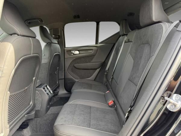 Volvo EX40 Single Extended Range Plus Black Edition+Wärmepumpe