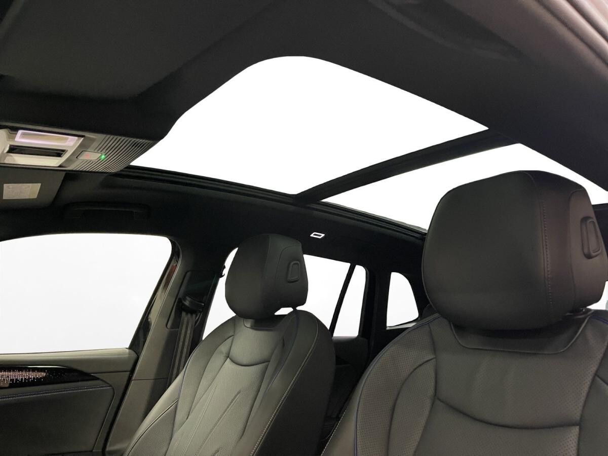 Volkswagen Tiguan 2.0 TDI 4M R-Line AHK Pano LM 20" 360° Matrix