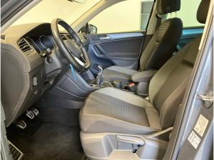 Volkswagen Tiguan 2.0 TDI Active*AHK*ACC*Rear View*SHZ*Navi