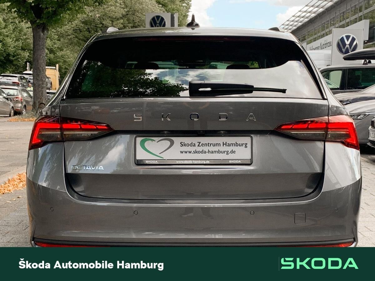 Skoda Octavia Combi Tour 2.0 TDI DSG LEDER PANO STHZG CANTON AHK _LGE