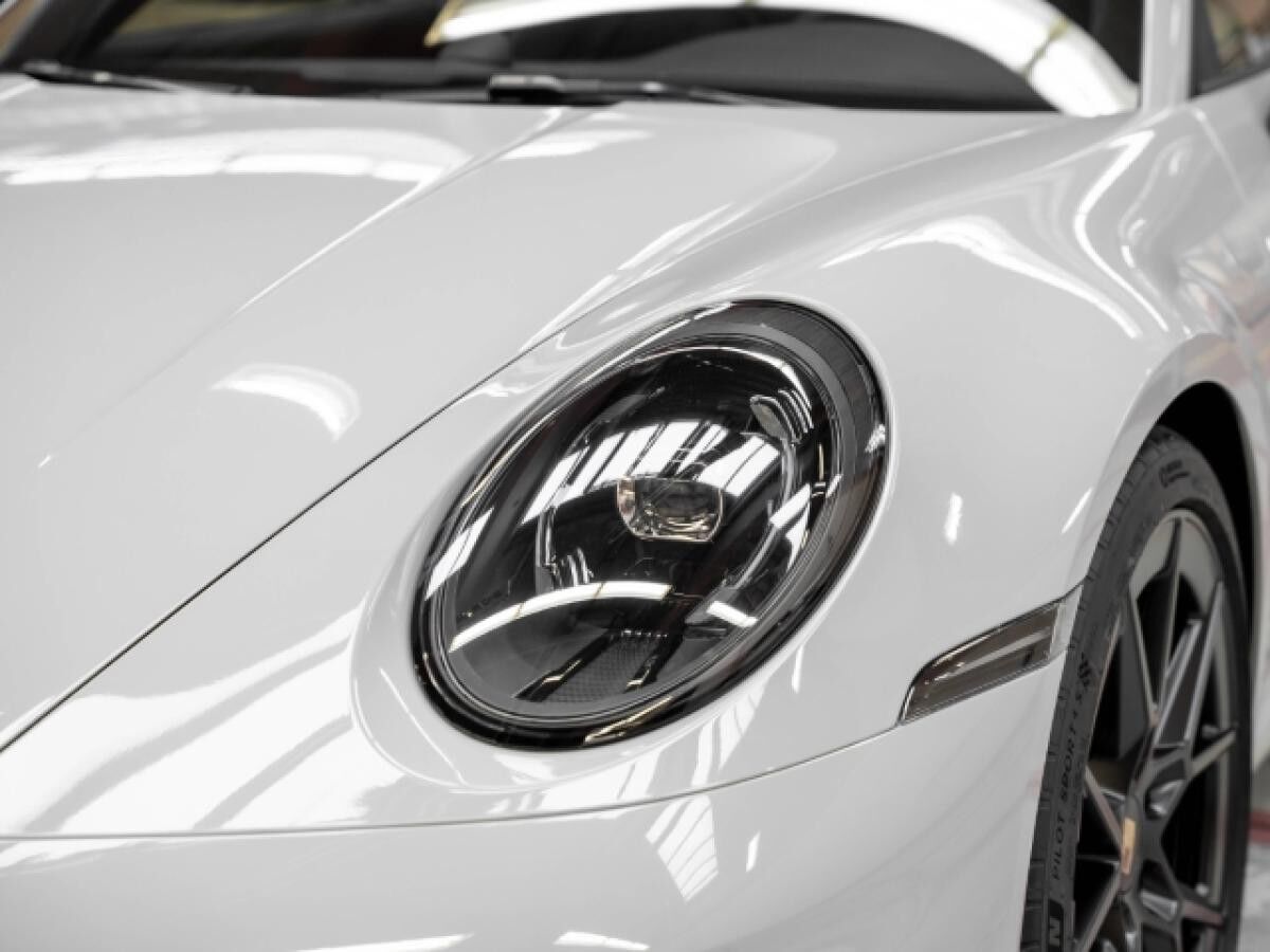 Porsche 992 Porsche 992 Carrera T Cabriolet – Exklusiv aus Stuttgart. Exklusiv von uns.