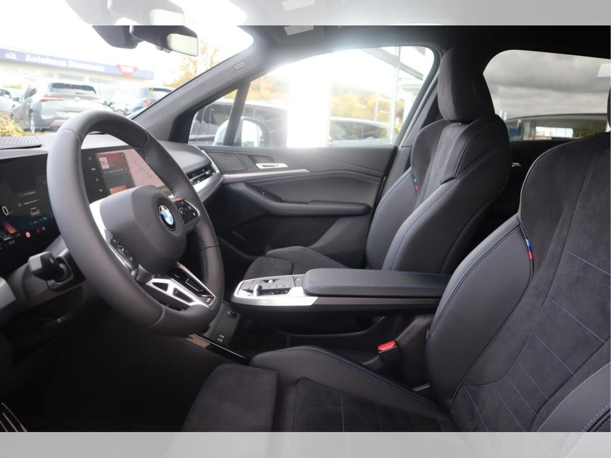 BMW 220 i Active Tourer/M-Sport/AHK/RFK/DrivingAss.Plus/Lenkradhzg./Adapt.LED
