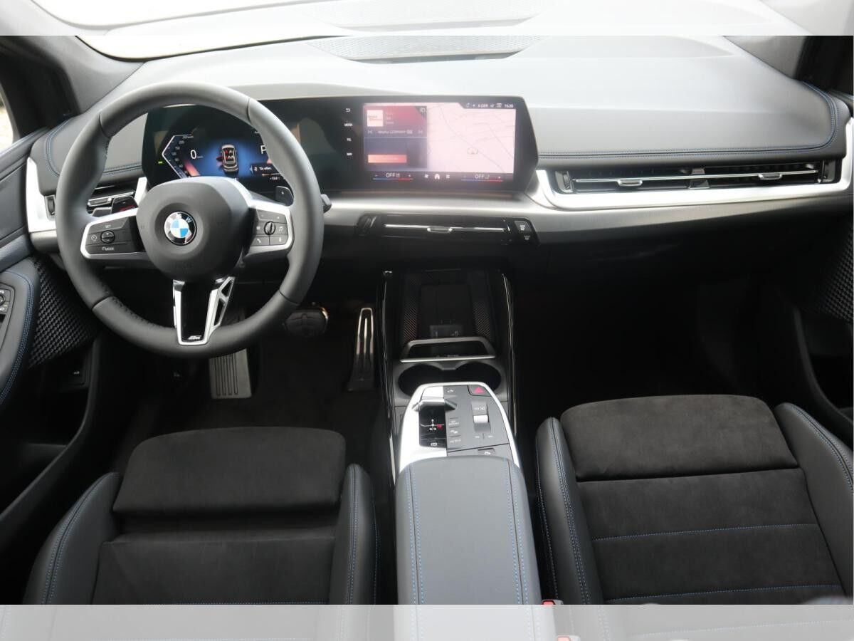 BMW 220 i Active Tourer/M-Sport/AHK/RFK/DrivingAss.Plus/Lenkradhzg./Adapt.LED