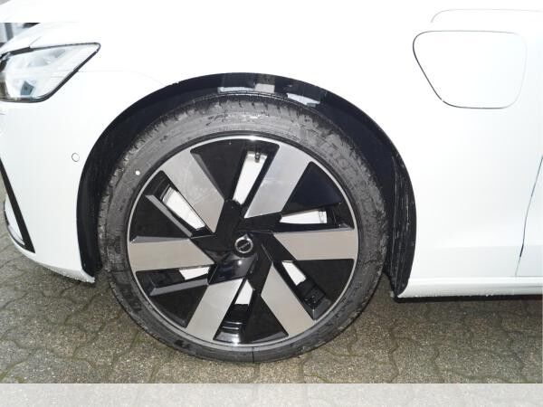 Volvo V60 T6 AWD Plug-in Hybrid Plus Dark Aut./AHK/360°Kamera/19" **PRIVAT**GEWERBE**