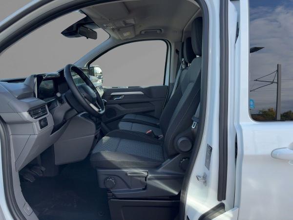 Volkswagen Caravelle T7 Life 2.0 TDI langer Radstand