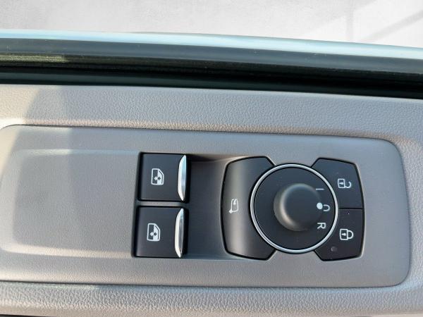 Volkswagen Caravelle T7 Life 2.0 TDI langer Radstand