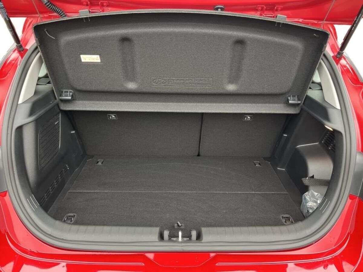 Hyundai i20 1.0 Automatik TREND BOSE NAVI KAMERA SHZ