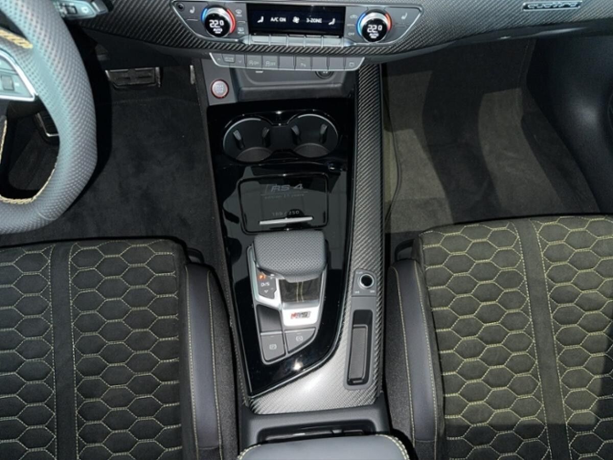 Audi RS4 Avant edition 25 years 346(470)kW(PS) tiptro