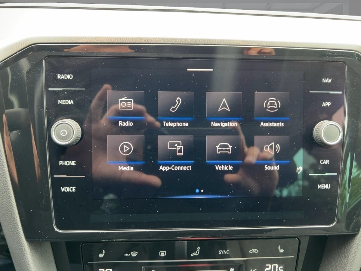 Volkswagen Passat Variant 1.5 TSI Automatik Navi Allwetter Volkswagen Passat Variant 1.5 TSI Automatik Navi Allwetter