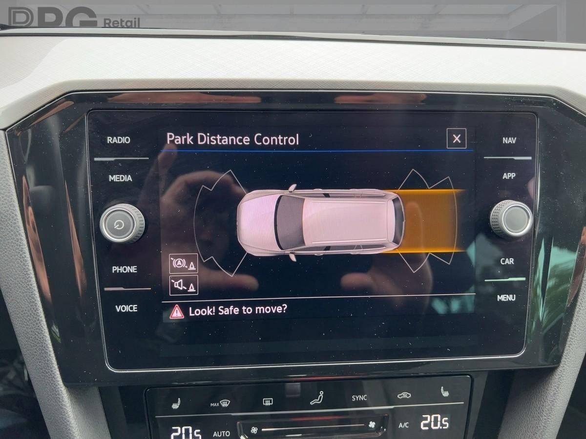 Volkswagen Passat Variant 1.5 TSI Automatik Navi Allwetter Volkswagen Passat Variant 1.5 TSI Automatik Navi Allwetter