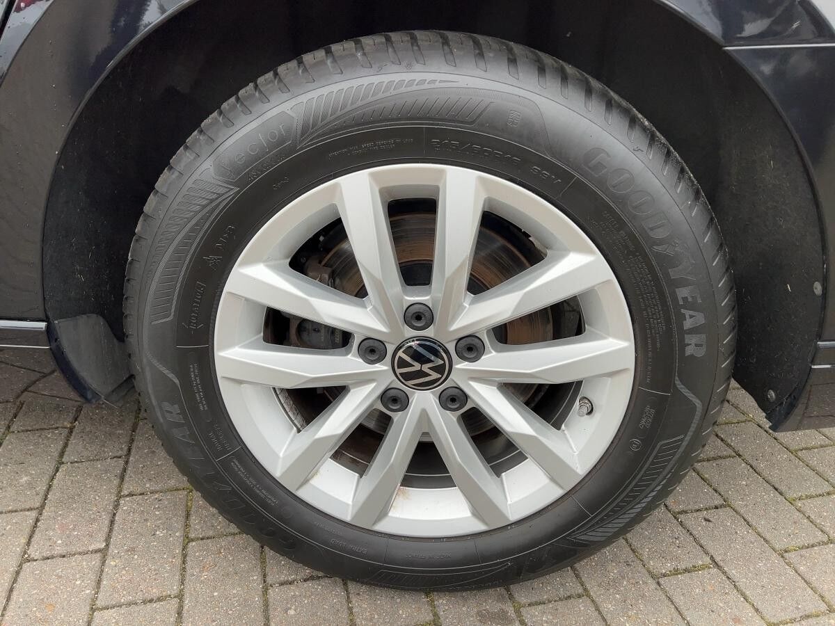 Volkswagen Passat Variant 1.5 TSI Automatik Navi Allwetter Volkswagen Passat Variant 1.5 TSI Automatik Navi Allwetter
