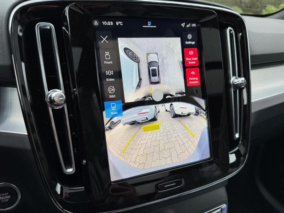 Volvo XC40 B3 B DKG ULTRA - BLACK EDITION - Inkl. Anhängerkupplung! - Sofort lieferbar