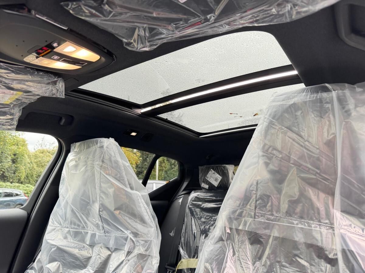 Volvo XC40 B3 B DKG ULTRA - BLACK EDITION - Inkl. Anhängerkupplung! - Sofort lieferbar