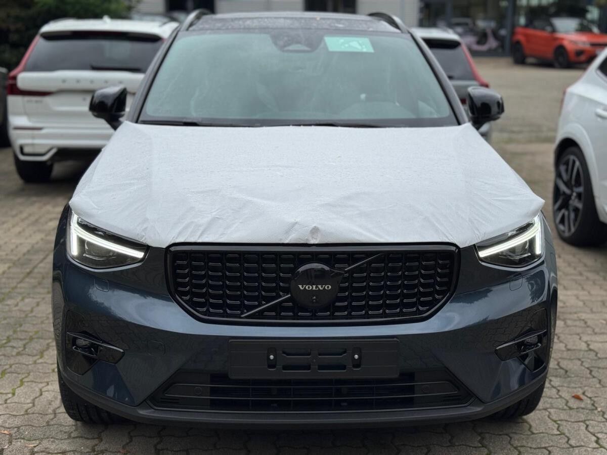 Volvo XC40 B3 B DKG ULTRA - BLACK EDITION - Inkl. Anhängerkupplung! - Sofort lieferbar