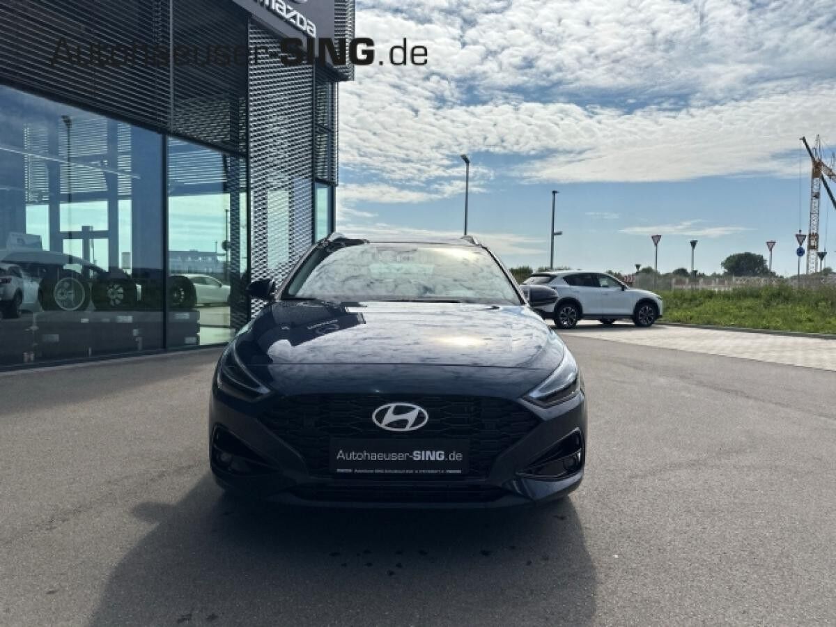 Hyundai i30 LED Kamera Digitales Cockpit PDCv+h NAV