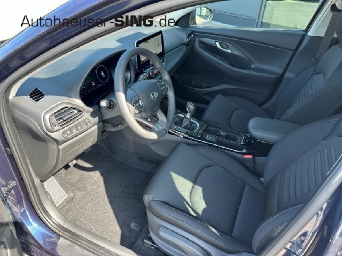 Hyundai i30 LED Kamera Digitales Cockpit PDCv+h NAV