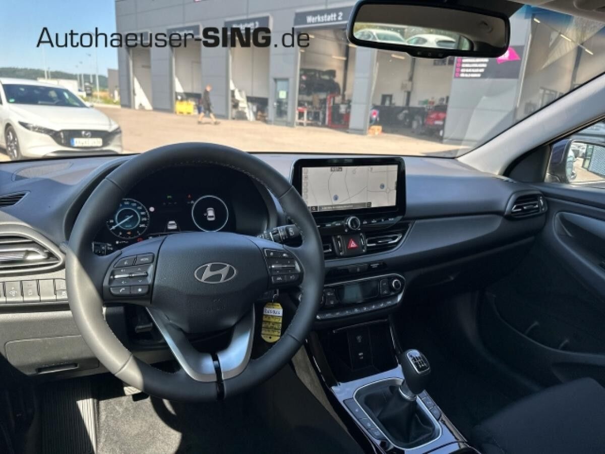 Hyundai i30 LED Kamera Digitales Cockpit PDCv+h NAV