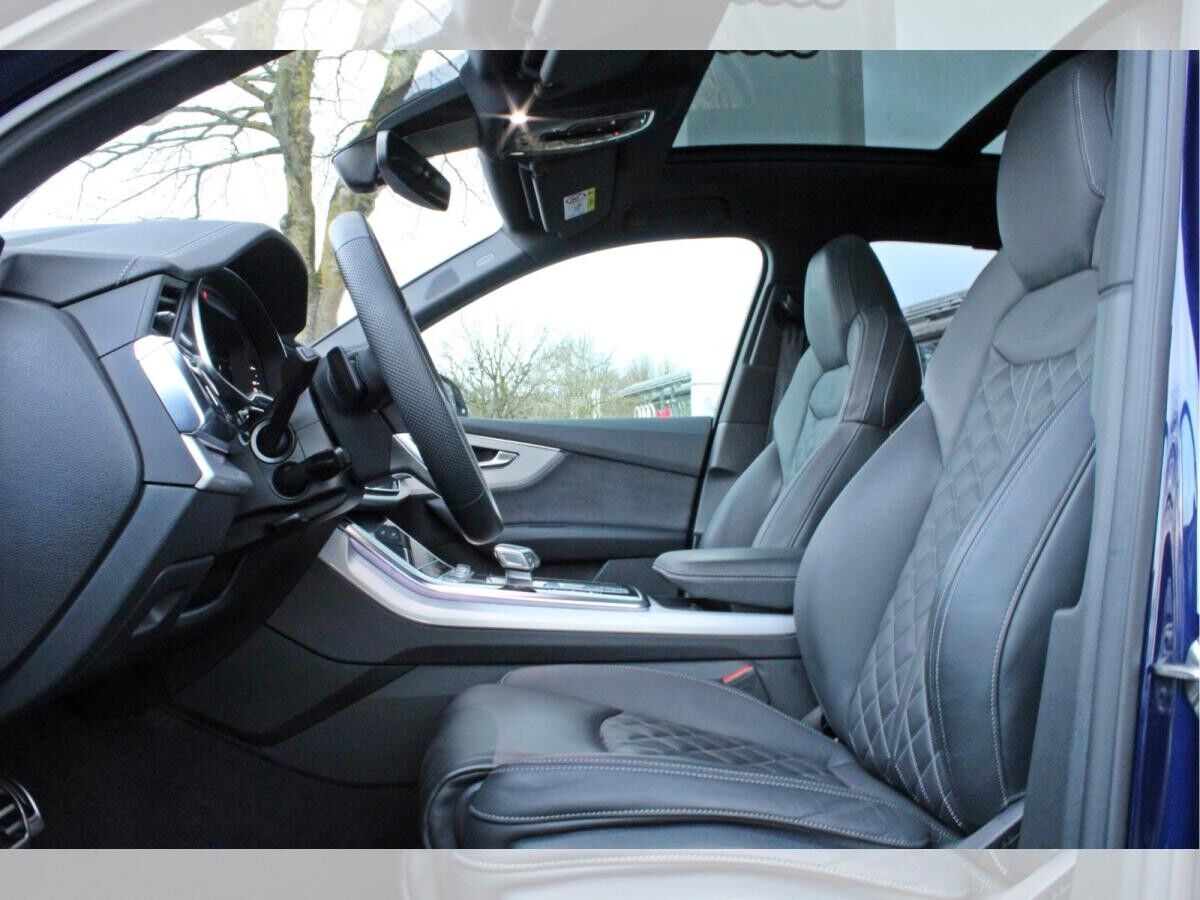 Audi Q7 50TDI S LINE BLACK PANO HUD STHZ AHK MATRIX