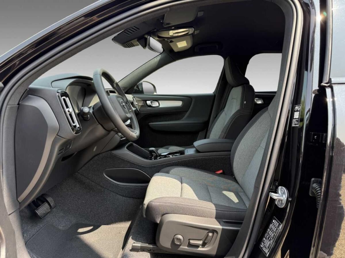 Volvo XC40 B3 Plus Black Edition+360°+HK+7.500€-Vorteil