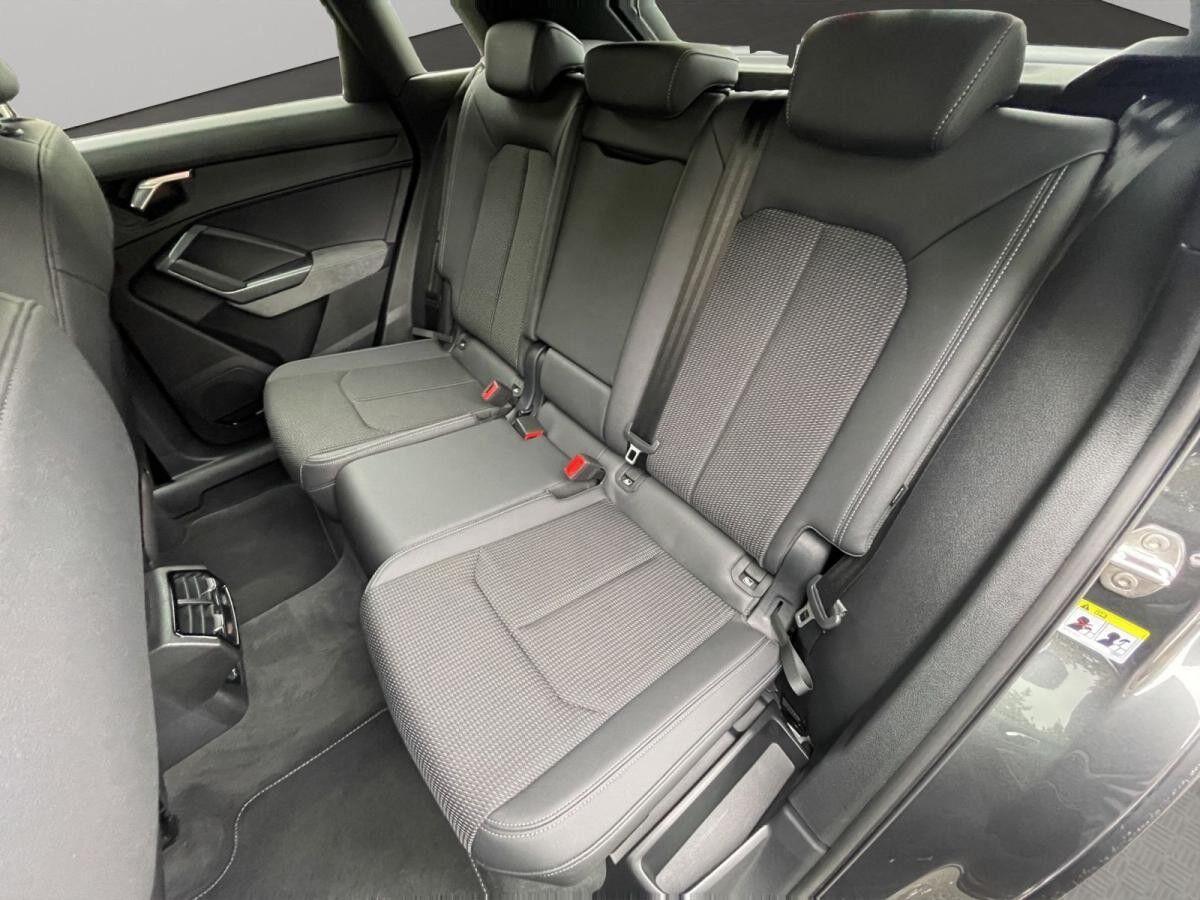 Audi Q3 45 TFSI quattro S line Matrix SONOS PDC+ AHK