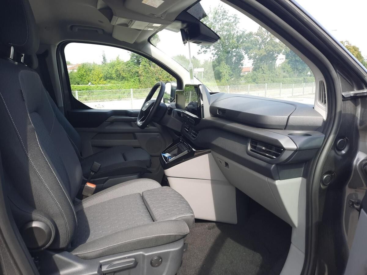 Ford Tourneo Custom Nugget Titanium 2.0 EcoBlue 320L1