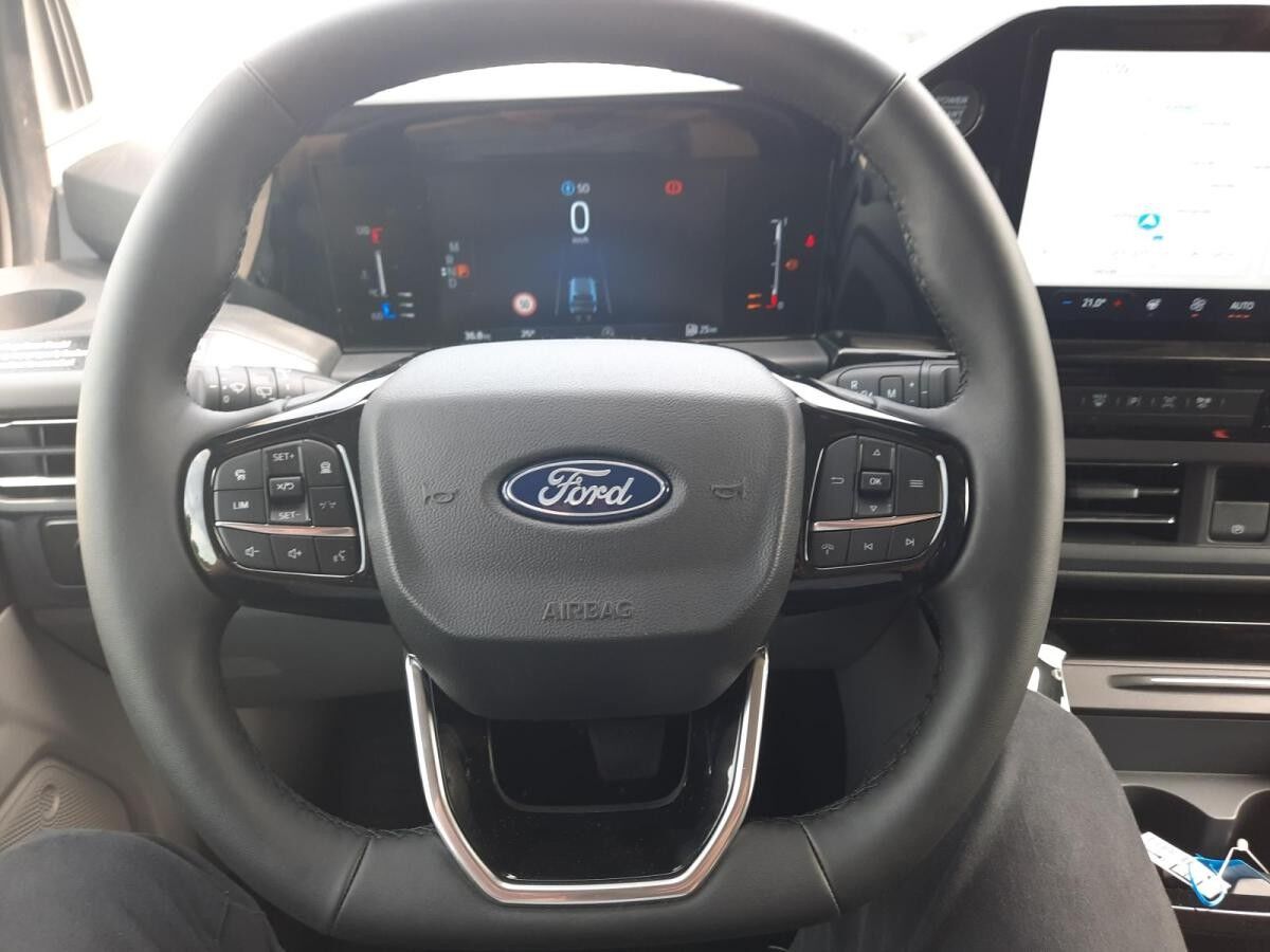 Ford Tourneo Custom Nugget Titanium 2.0 EcoBlue 320L1