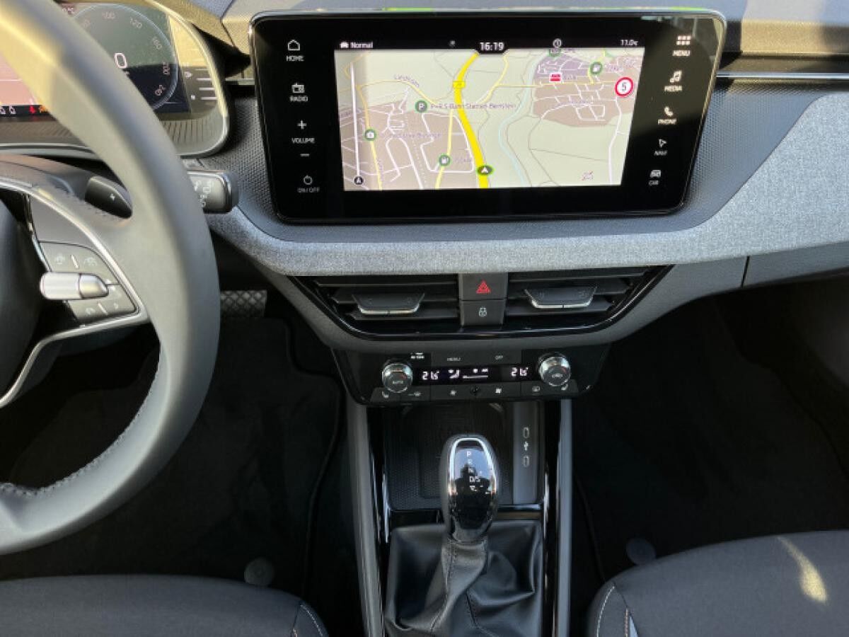 Skoda Scala Tour 1.0 TSI DSG Navi LED SHZ PDC AHK GRA