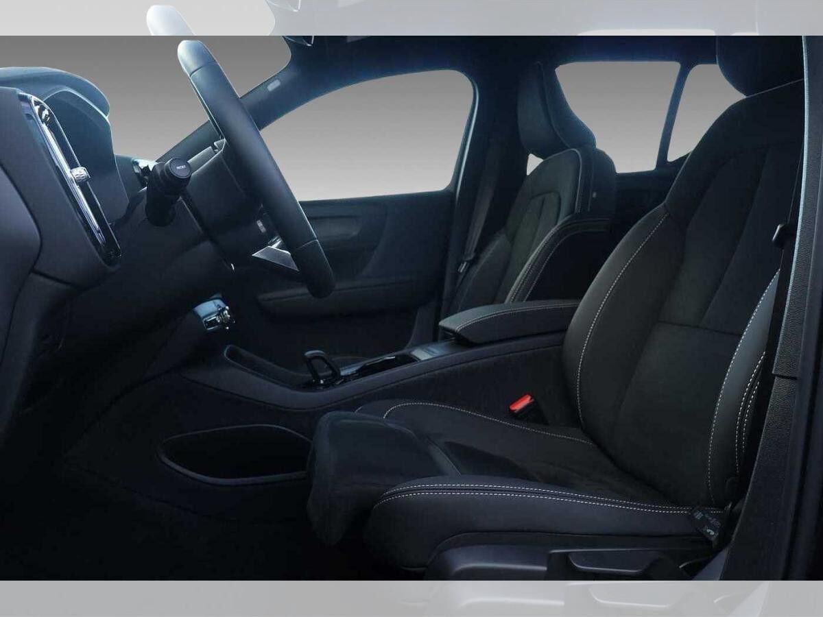 Volvo XC40 B4 Ultra Black Edition+Licht+7.500€-Vorteil