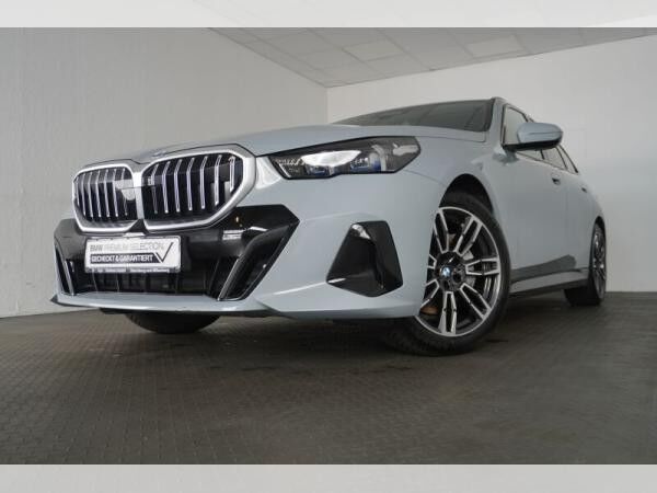 BMW 540 d xDrive Touring M Sport STANDHEIZUNG,AHK,AUTOBAHN ASSISTENT,SITZBELÜFTUNG