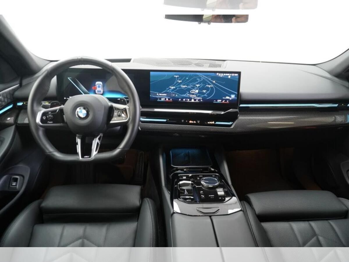 BMW 540 d xDrive Touring M Sport STANDHEIZUNG,AHK,AUTOBAHN ASSISTENT,SITZBELÜFTUNG