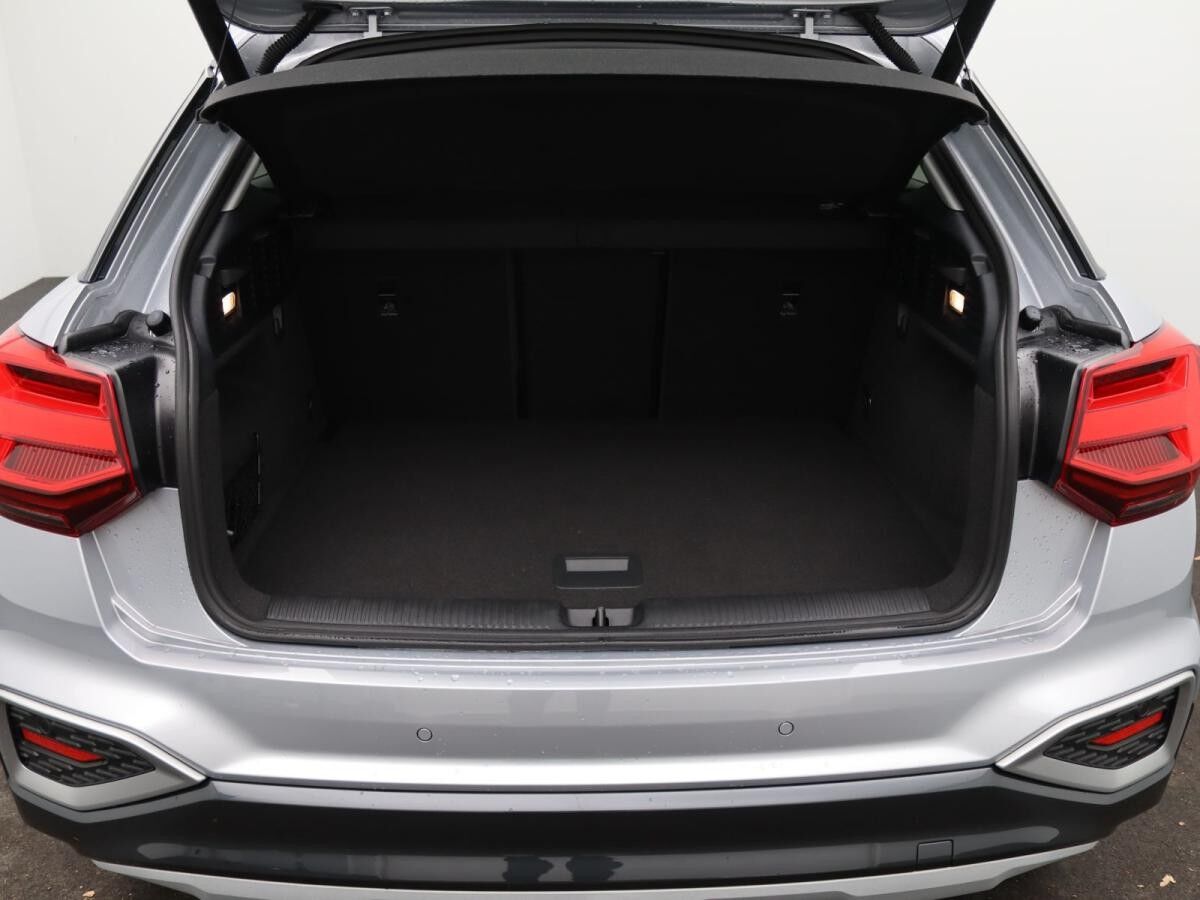 Audi Q2 advanced 35 TFSI S-tronic / Navi, Matrix, AHK