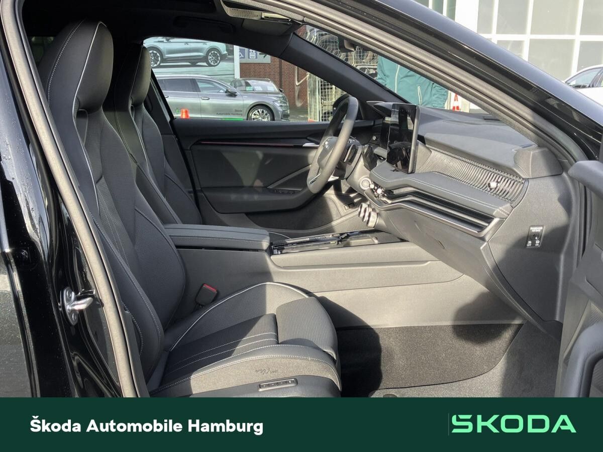 Skoda Superb Combi Sportline 2,0 TDI 7-Gang-DSG 4x4