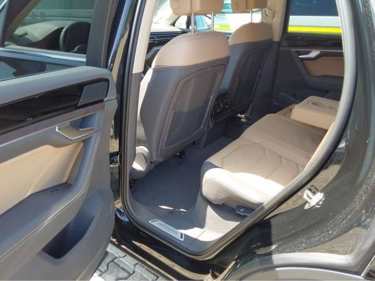 Volkswagen Touareg ELEGANCE 3.0TDI NP.99T ACC.5J-G.AHK.STHZG.KAMERA.NAVI.LUFT.HD-MATRIX