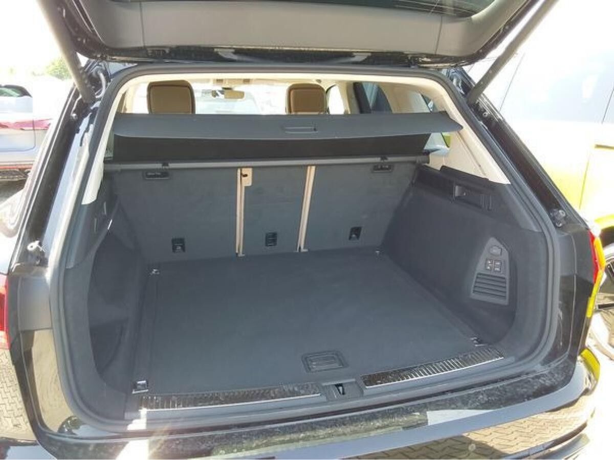 Volkswagen Touareg ELEGANCE 3.0TDI NP.99T ACC.5J-G.AHK.STHZG.KAMERA.NAVI.LUFT.HD-MATRIX