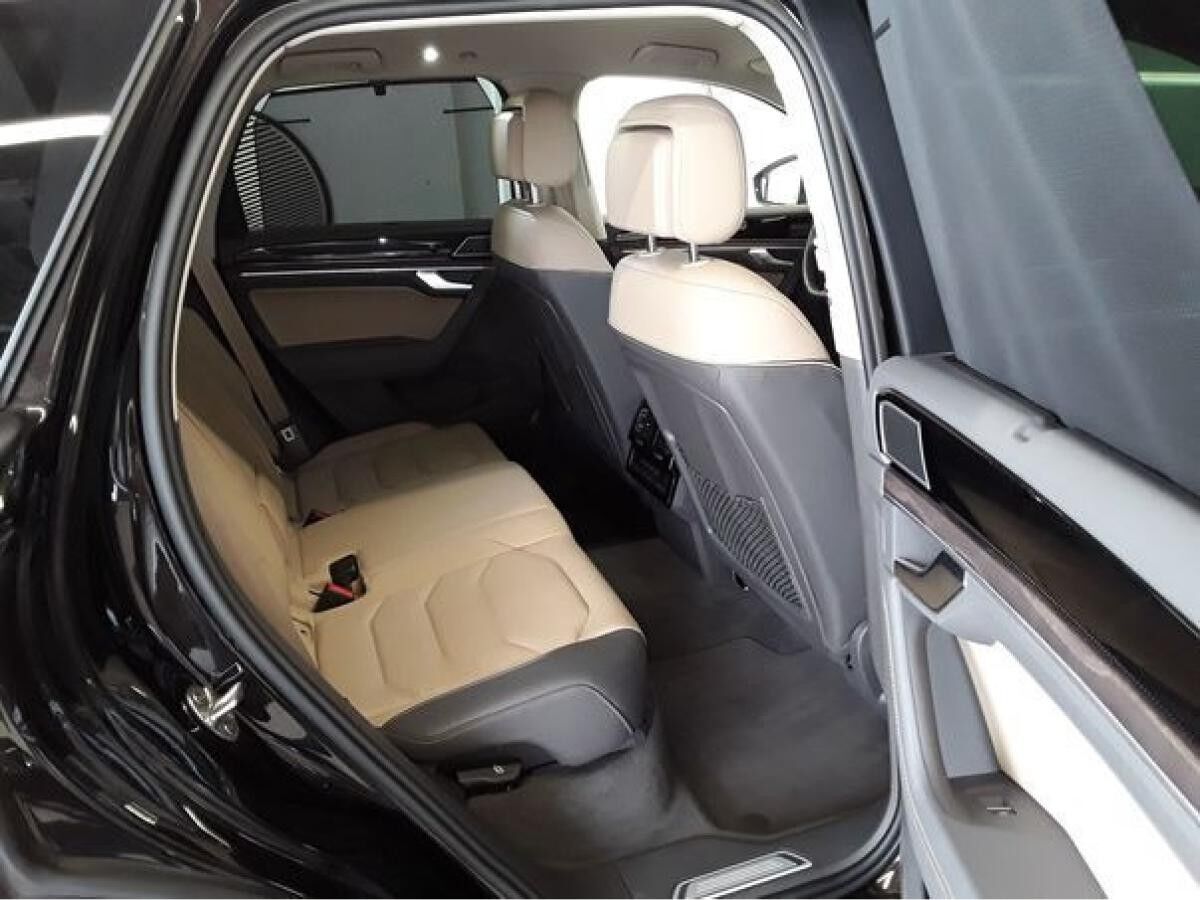 Volkswagen Touareg ELEGANCE 3.0TDI NP.108T ACC.5J-G.AHK.STHZG.AREA-VIEW.NAVI.HD-MATRIX