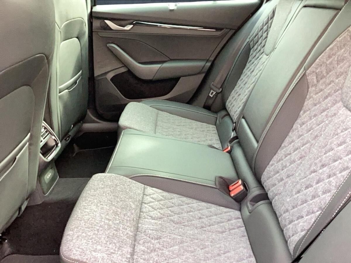 Skoda Octavia Combi Sportline 1.5 TSI mHEV DSG MATRIX/HUD/AHK