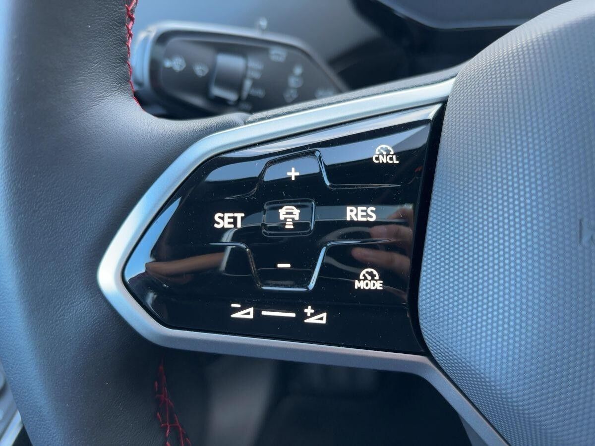 Volkswagen ID.4 GTX IQ DCC AHZV PANO AREA HARMAN WÄRMEPUMPE Volkswagen ID.4 GTX IQ DCC AHZV PANO AREA HARMAN WÄRMEPUMPE