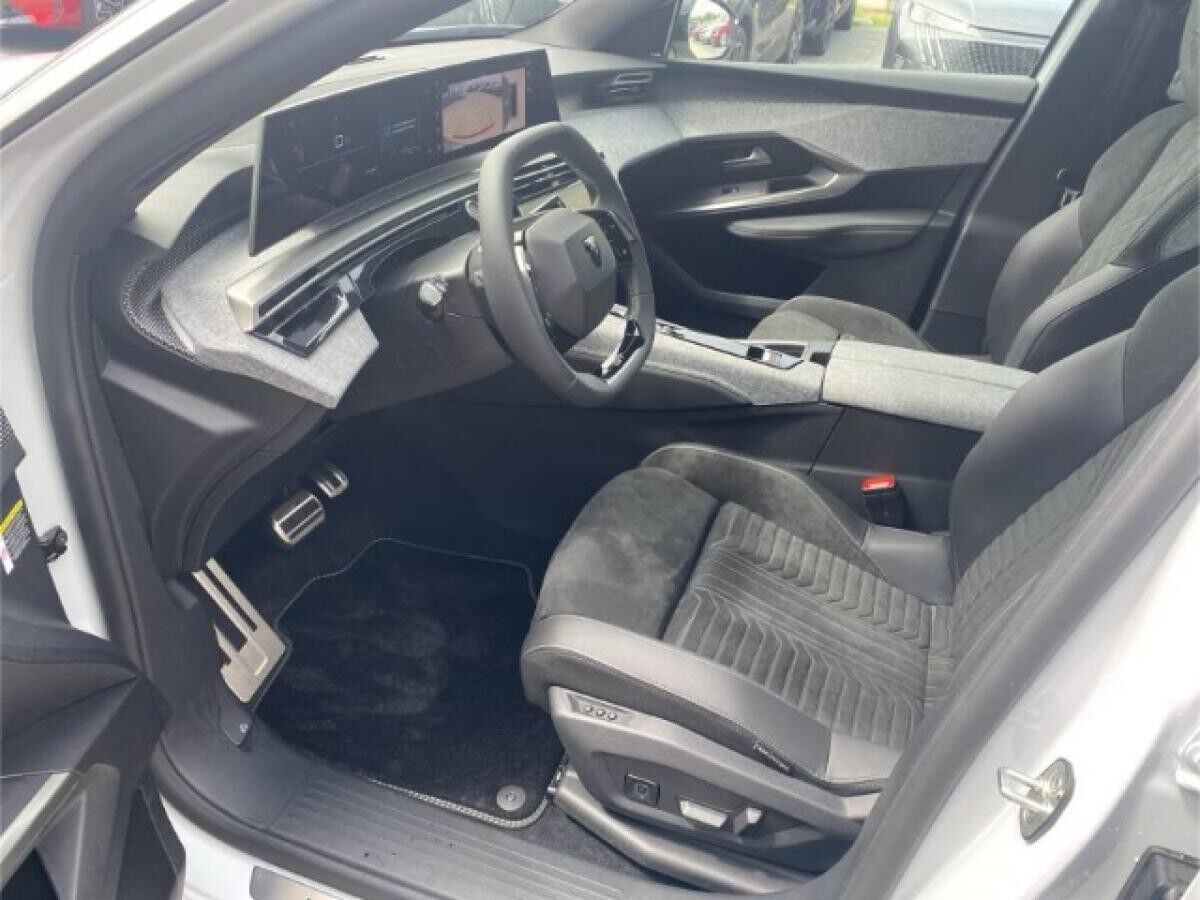 Peugeot 3008 GT HYBRID 1.2l +ACC+PANO+NAVI+KAMERA