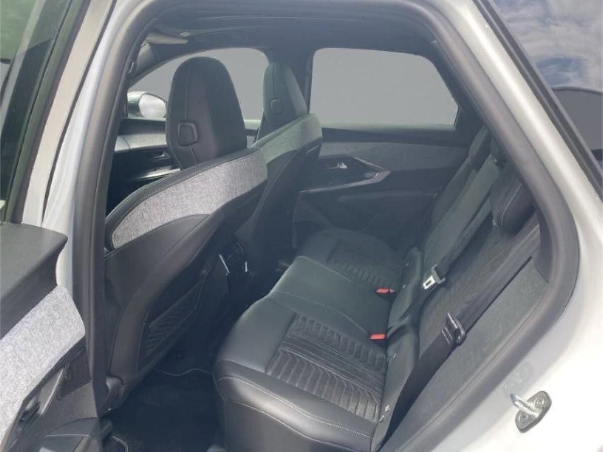 Peugeot 3008 GT HYBRID 1.2l +ACC+PANO+NAVI+KAMERA