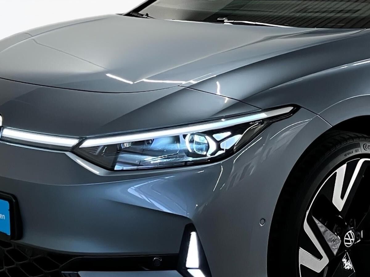 Volkswagen ID.7 GTX NP.75T ACC.5J-G.WÄRMEPUMPE.AHK.AREA-VIEW.NAVI.HUD.LED.LKRD-HZG