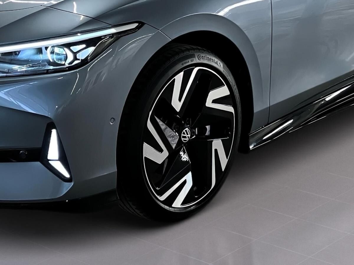 Volkswagen ID.7 GTX NP.75T ACC.5J-G.WÄRMEPUMPE.AHK.AREA-VIEW.NAVI.HUD.LED.LKRD-HZG